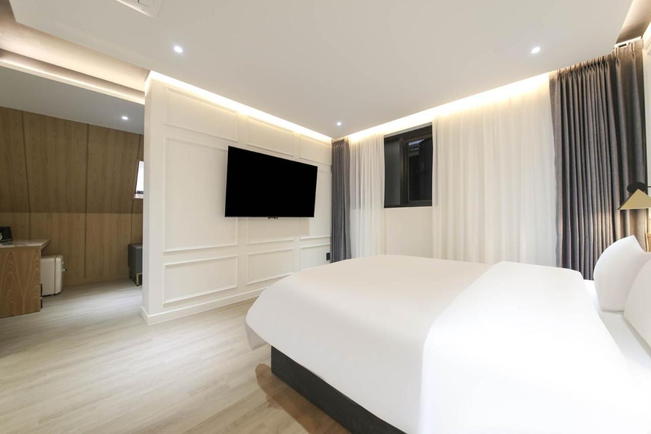 Brown Dot Hotel Pyeonghwa Plaza Mokpo Exterior photo